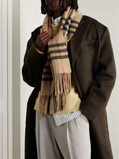 burberry scarf outfit men
